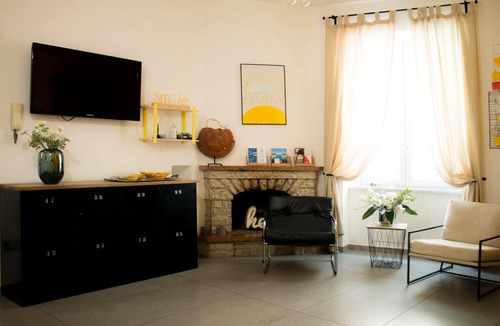 Marini Apartment | Superior Triple Room with Shared Terrace, Wi-Fi and Air Conditioning