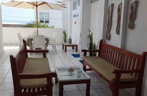 San Miguel Apartment | Surf Vibes & Sunshine – Private Ensuite Room w/Shared Kitchen, Punta Hermosa