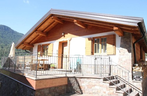 Frassilongo Cabin | Surrounded by greenery in the beautiful Enchanted Valley of the Mocheni Valley.
