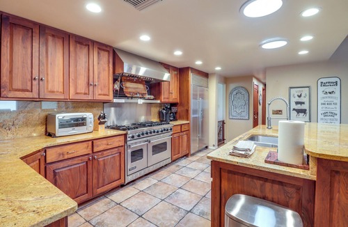 Tucson House | Swim Spa Access & Outdoor Kitchen! Tucson Home