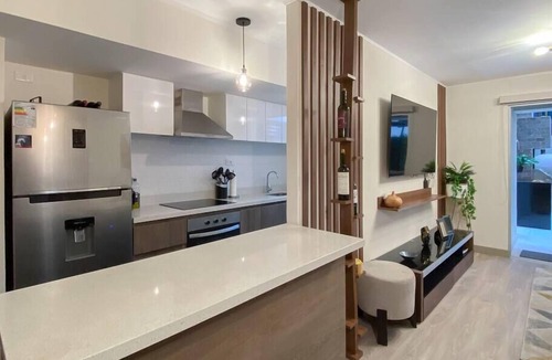 Leuro Apartment | Syl's New Spacious Patio Pad
