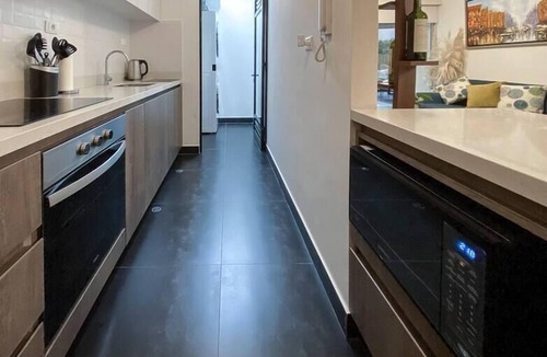 Leuro Apartment | Syl's New Spacious Patio Pad