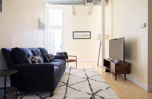 Downtown Boston Apartment | Temp204-4/2 · Downtown Xing | Lots of Light | Monthly Discounts