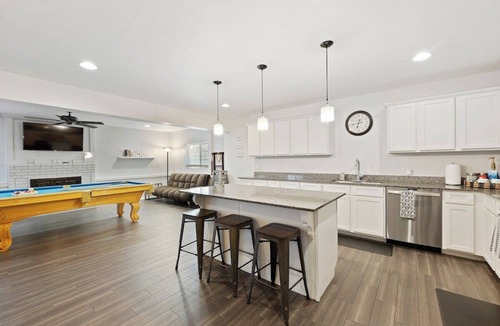 Tempe House | Tempe Delight-Heated Pool, Sport Court & King Beds