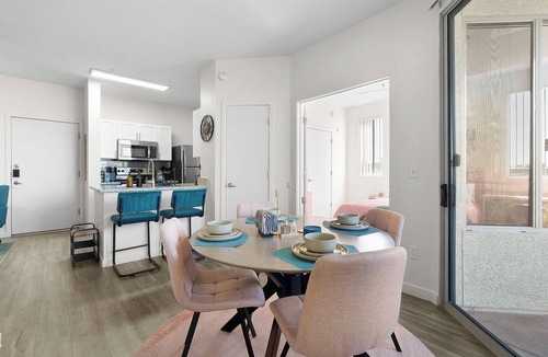 Alegre Community Apartment | Tempe Urban Retreat 2BR Near ASU & Shops