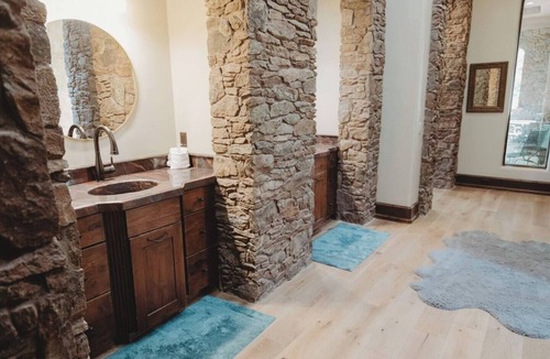Flagstaff Other | The Castle – Luxury Northern Arizona Estate | Sleeps 17