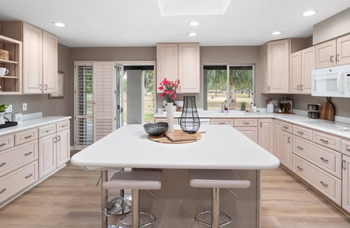 Moon Valley House | The Chateau | On the golf course | Sleeps 10 | Fireplace | Concierge | Outdoor Kitchen