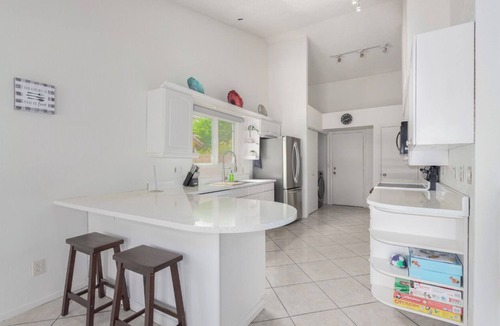 Val Vista Lakes House | The comfortable 3BR home is furnished with outdoor pool minutes away golf course