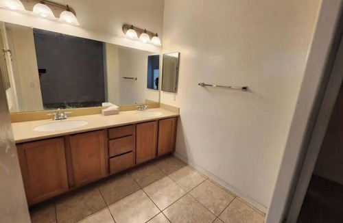 El Mirage House | The Cozy 3 bedroom 3 bathroom Home