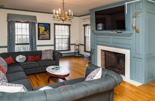Highspire Bed & Breakfast | The Fitzgerald at The Manor on Rosedale Bed & Breakfast