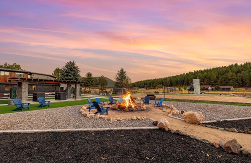 Baderville House | The Flagstaff Retreat | Hot Tub | Game Room | Sauna | Sleeps 26