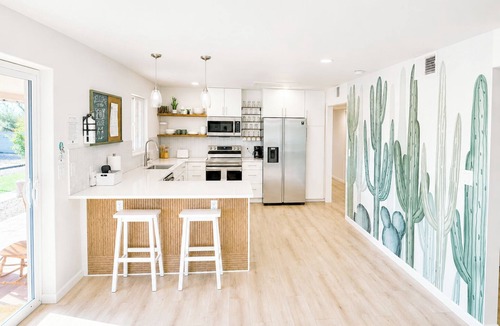 Casas Adobes House | The Fox House: Friends and Family Retreat with Game Room, Pool Table, Volleyball