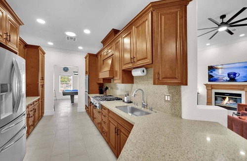 Mission Hills House | The Gold Standard - 4BR Pool & Retreat