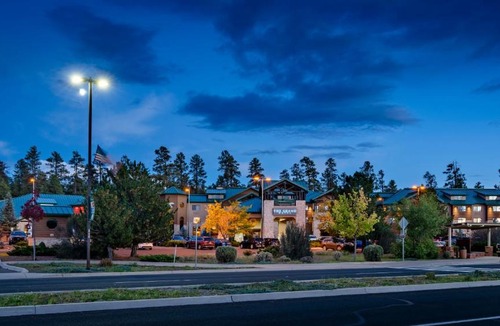 Tusayan Hotel | The Grand Hotel at the Grand Canyon