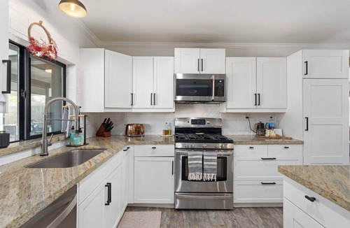 Gilbert House | The Heritage House: Family and Pet Friendly Home with Pool and Spa