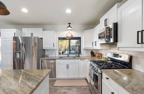 Gilbert House | The Heritage House: Family and Pet Friendly Home with Pool and Spa
