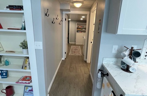 Sandy House | THE HIDEAWAY: Charming, 2-bedroom apartment near ski slopes & Wasatch Mountains.