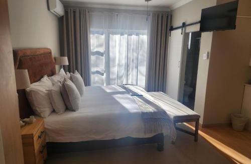 Newcastle Bed & Breakfast | The Hills at 1 Meeu