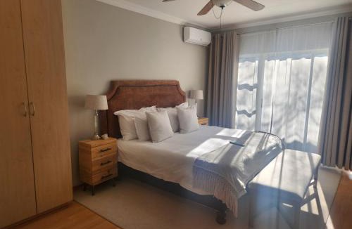 Newcastle Bed & Breakfast | The Hills at 1 Meeu