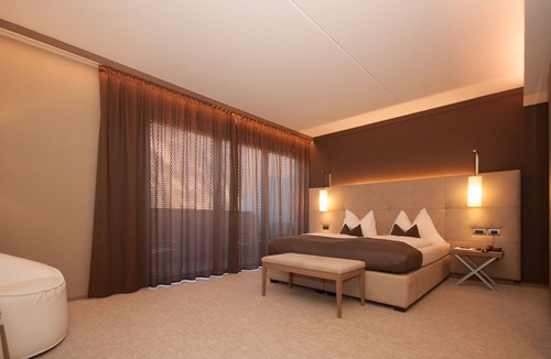Unterrain/Riva di Sotto Hotel | The Lodge Hotel