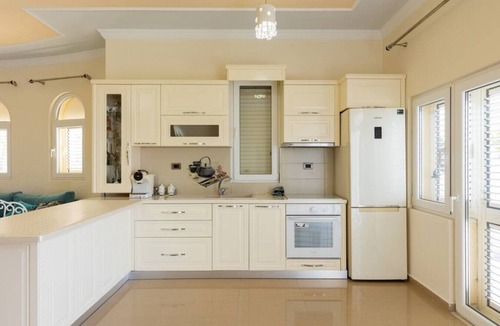 Shkoder House | The Lake House 1 by PikHost