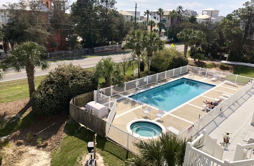 Santa Rosa Beach House | The Lazy Lobster - Best and Corner Unit in complex