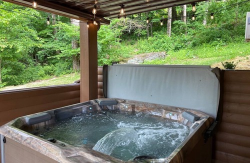 Hunter Cabin | THE LUXURY LODGE - SKI, RIDE, GOLF, BIKE, HIKE