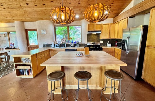 Moab South Valley House | The Moab Pearl Ecolodge I Peaceful Retreat I Private Hot Tub I 360° Views!