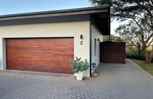 Mtunzini Apartment | the mod pod studio