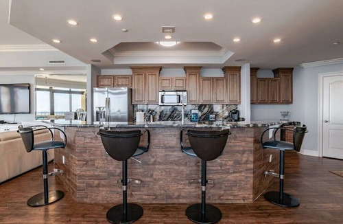 Orange Beach Condo | The Oasis 2611 | Spacious, Lazy River, Poolside Grill, New Splash Pad, Pool with Slide!
