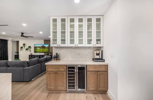 Village Grove House | The Palmera/Luxury Remodel/Heated Pool/Sleeps 14