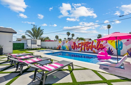 Papago Parkway House | The Pink Palm 7 min to Old Town
