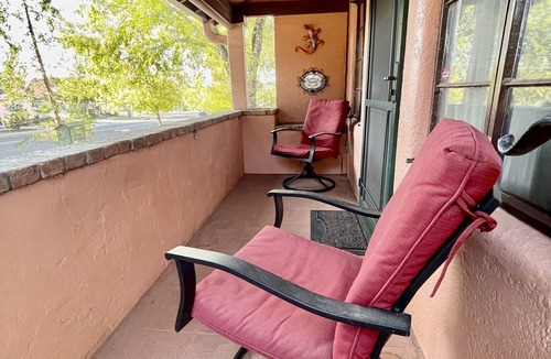 Prescott House | The Pleasant Street Casitas: Superior King Bed