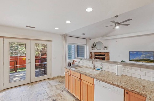 Ponderosa Trails House | The Ponderosa House- Garage, Quiet neighborhood