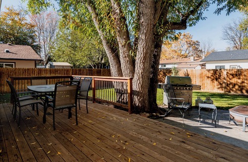 Fort Collins House | The Rustic Retreat - Pet Friendly w/Fenced Yard