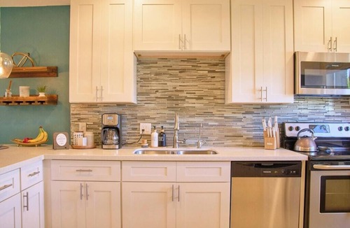 Fashion Square House | The Scott Getaway - Walkable to Old Town, remodeled space, heated pool!