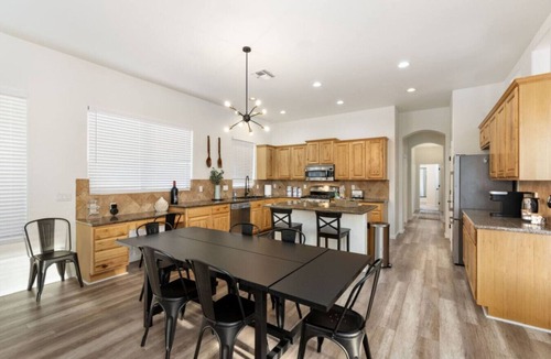 Cooper Commons House | The Thirsty Cactus: Spacious Oasis Pool & Spa
