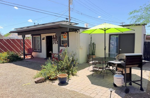 Peter Howell Apartment | The Tucsonan Style Casita - FULLY FENCED AND PET FRIENDLY!