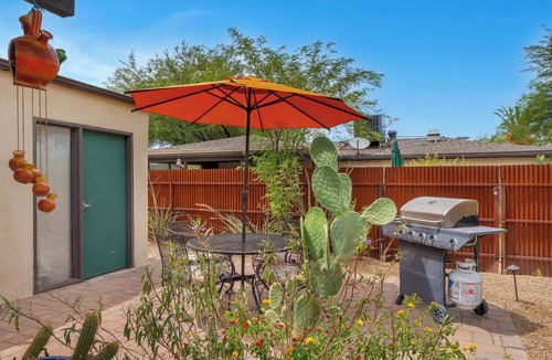 Peter Howell Apartment | The Tucsonan Style Casita - FULLY FENCED AND PET FRIENDLY!