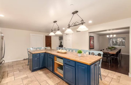 Bethany Homes House | The Ultimate GetawayPrivate, Spacious 8 Bedroom Oasis in Phoenix with Large Pool