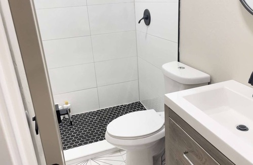 Dietz House | TheSaguaroSanctuary:FREE*HeatedPool,5BD,3BA,Pool Table,Grill,6 TV's,AC,CottonBedding,Remodeled