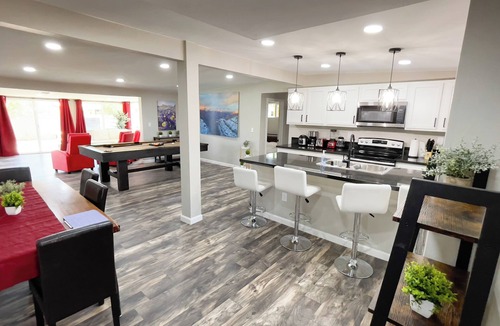 Dietz House | TheSaguaroSanctuary:FREE*HeatedPool,5BD,3BA,Pool Table,Grill,6 TV's,AC,CottonBedding,Remodeled