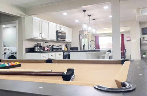 Dietz House | TheSaguaroSanctuary:FREE*HeatedPool,5BD,3BA,Pool Table,Grill,6 TV's,AC,CottonBedding,Remodeled