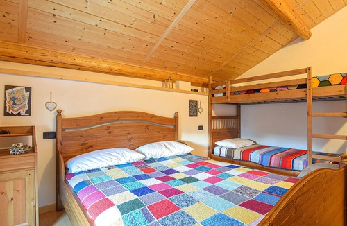 Ragoli House | This cottage is idyllically located on a plot surrounded by forest and offers good conditions for a