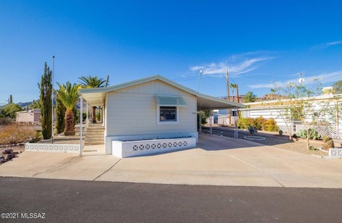 Starr Ridge House | This Desert Oasis in the foothills of the Saguaro National Forest Awaits!