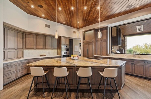 Scottsdale House | This home is ONLY AVAILABLE THROUGH 9/30/2024. 30 DAY minimum stay per the HOA.
