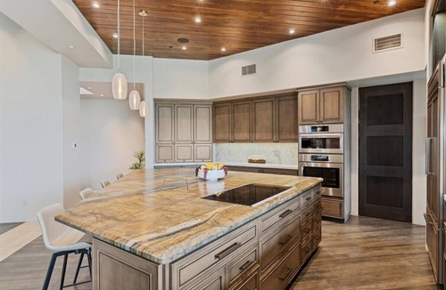 Scottsdale House | This home is ONLY AVAILABLE THROUGH 9/30/2024. 30 DAY minimum stay per the HOA.