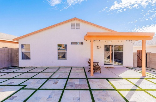 Rita Ranch House | Three bed two bath, gas grill, king bed
