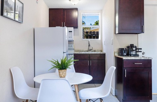 Poinciana Park Apartment | Tidal Retreat: Work Friendly & Mins to Beach, FIFA Perfect
