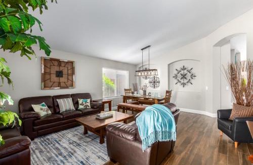 Ashley Park House | Tiki Time Perfect Pool Home in Chandler! Sleeps 8! home